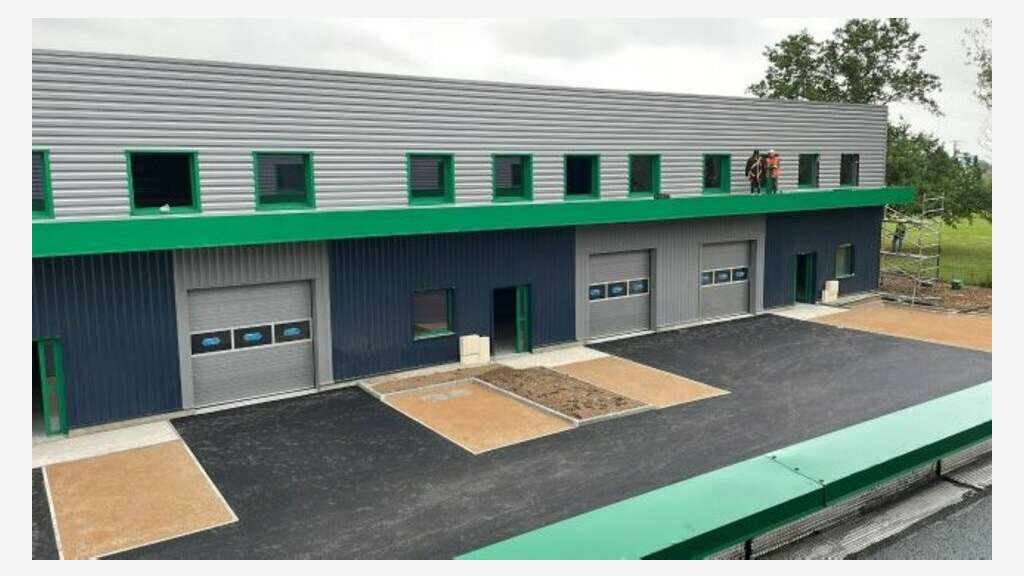 Local neuf 460m² divis.à louer à Tignieu-Jameyzieu