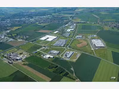 À louer – Entrepôt de 44 000m² divisible à partir 
