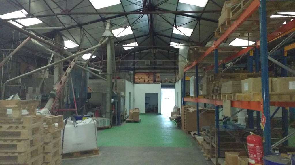 A louer entrepôt de 1000m² proche Auxerre