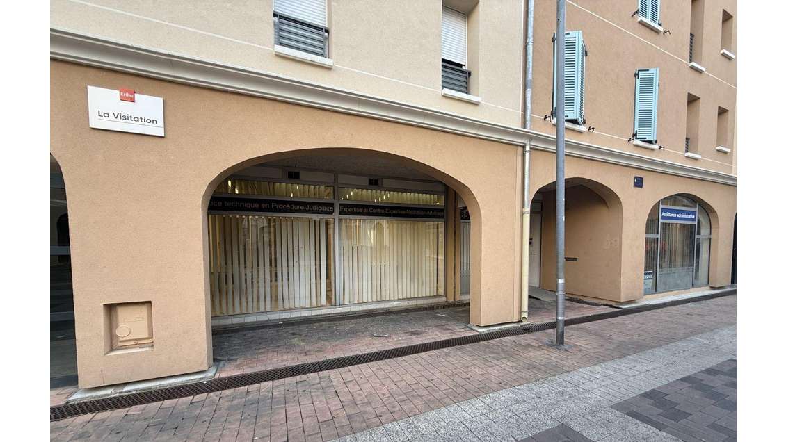 Location local commercial de 70m² à Toulon centre