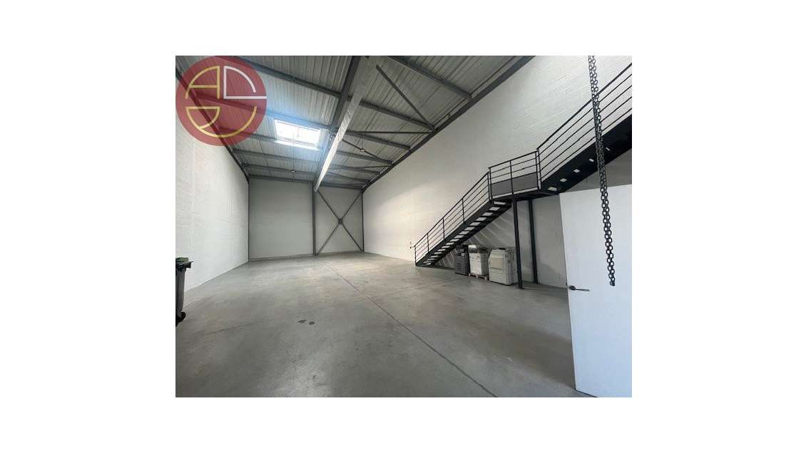 À louer entrepôt 592m² à Toulouse Zone Thibaud