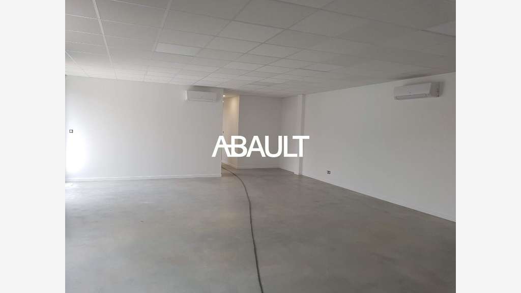 Local d'activité 304m² à louer Toulouse ZA Thibaud