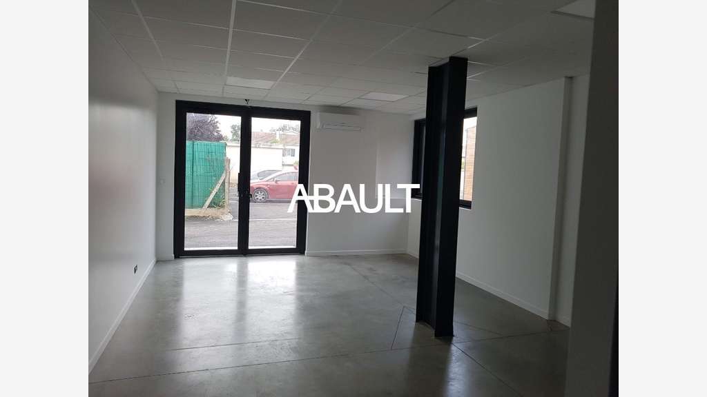 Local d'activité 304m² à louer Toulouse ZA Thibaud