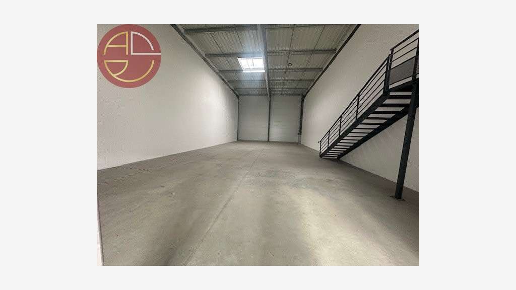 Entrepôt 296m² à Toulouse Sud Ouest Thibaud