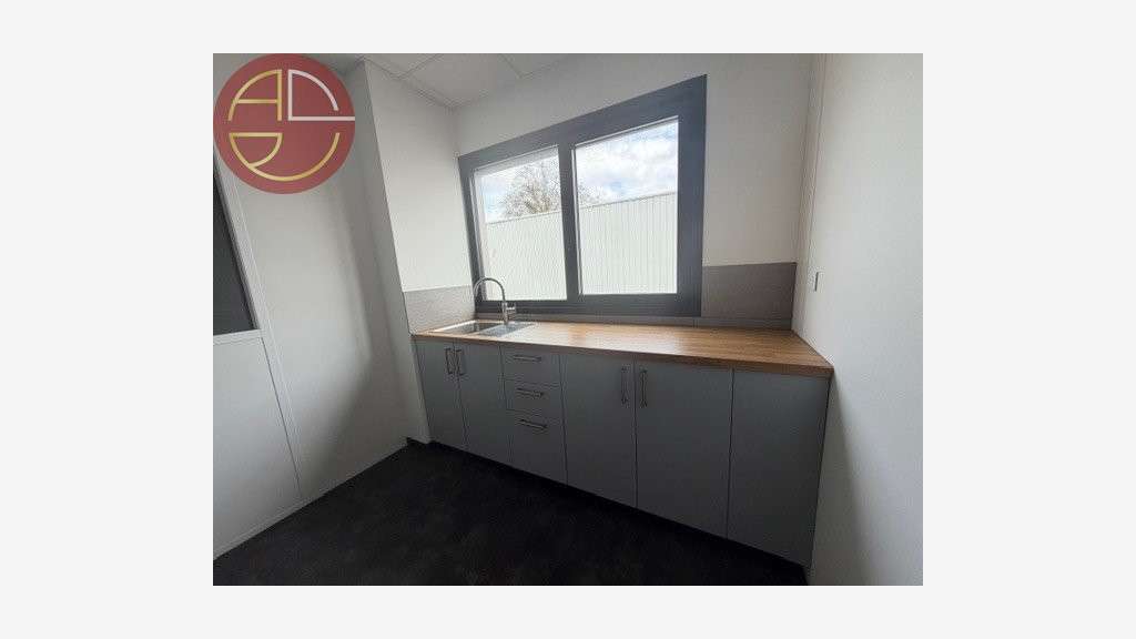 Loue entrepôt 360m² Toulouse S-O zone Thibaud