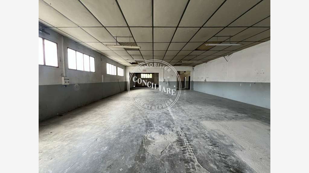A louer entrepôt 330m² Toulouse Saint Exupéry