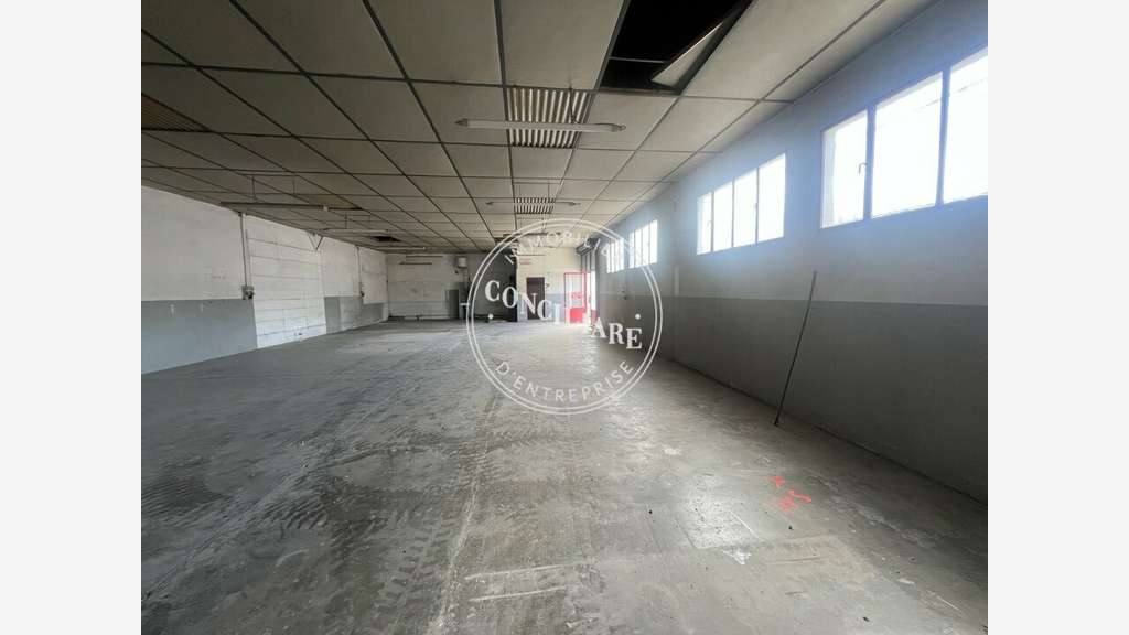 A louer entrepôt 330m² Toulouse Saint Exupéry