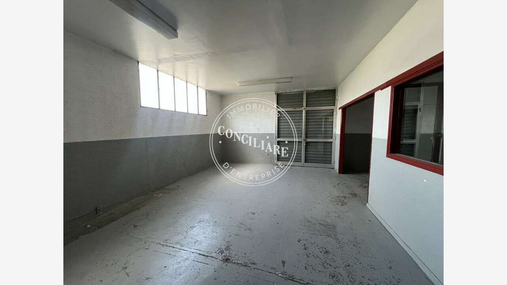 A louer entrepôt 330m² Toulouse Saint Exupéry