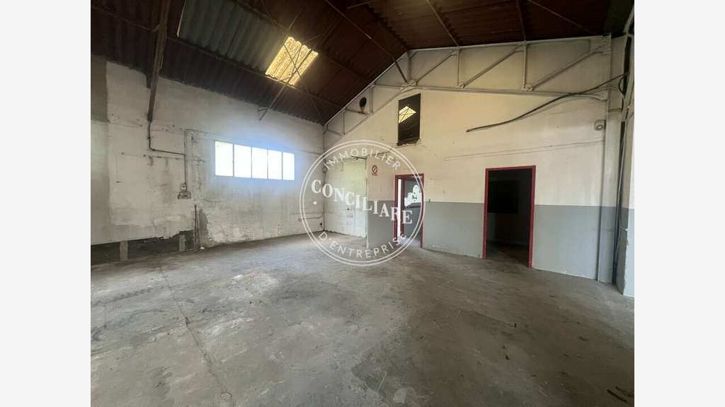 A louer entrepôt 330m² Toulouse Saint Exupéry