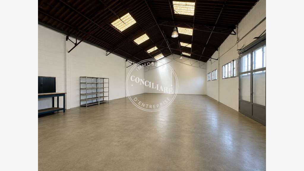 Entrepôt 170m² à louer Av Saint Exupery Toulouse