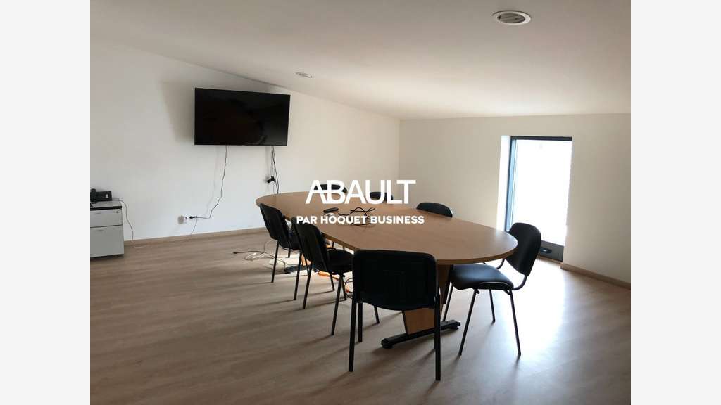 Local 396m² à louer à Toulouse zone de Thibaud
