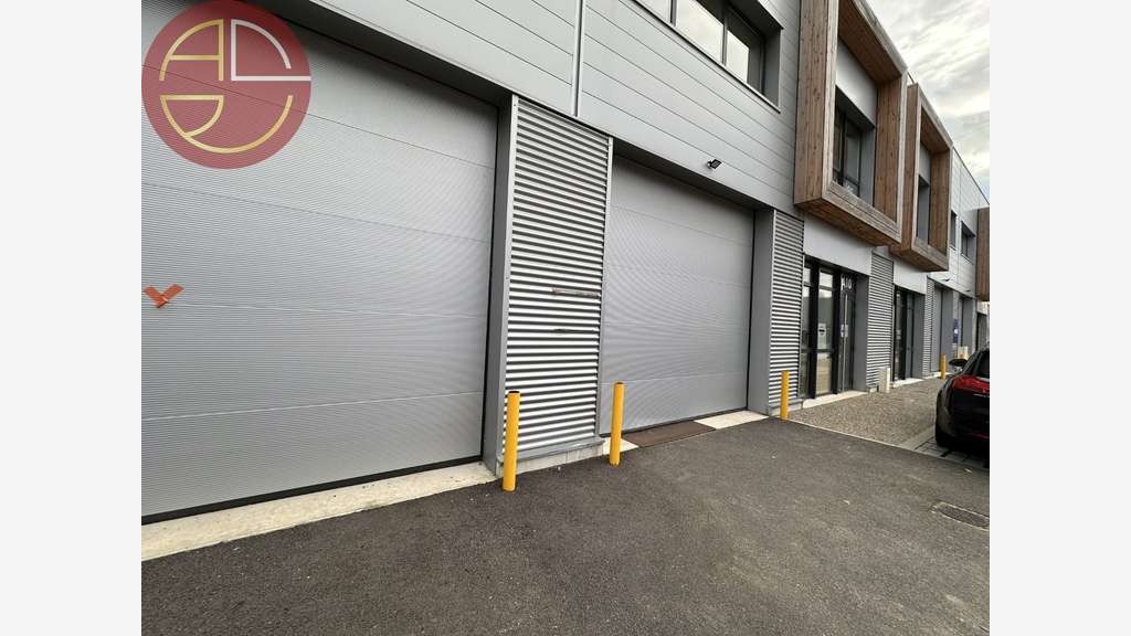 A louer entrepôt 296m² Toulouse Sud Ouest Thibaud