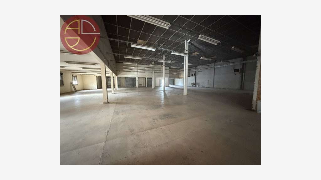 A louer local commercial 660m² à Toulouse Gramont