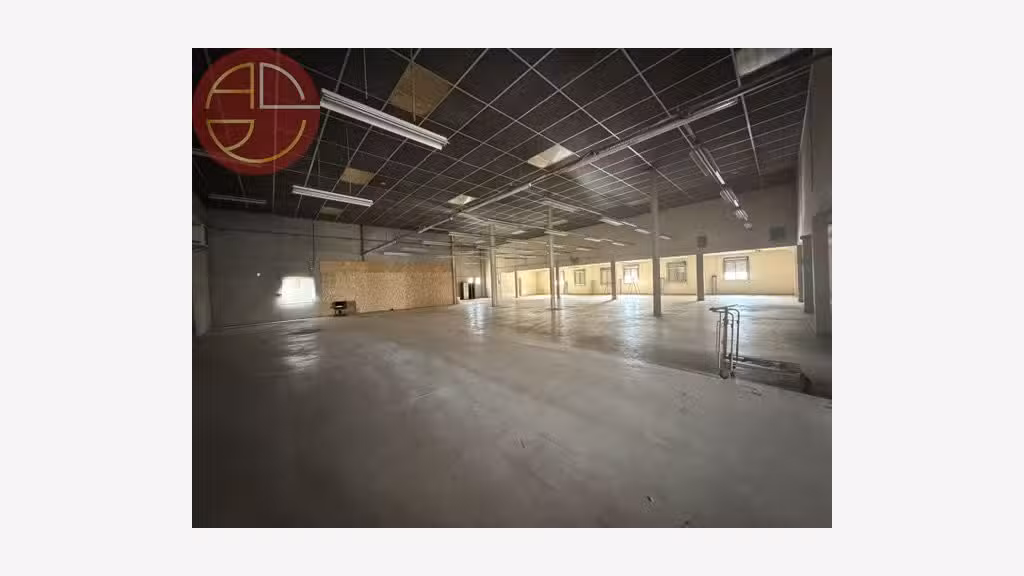 A louer local commercial 660m² à Toulouse Gramont
