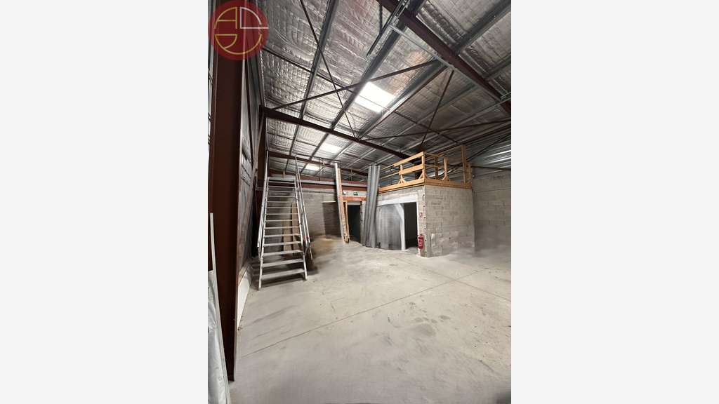 A louer entrepôt 450m² à Tournefeuille