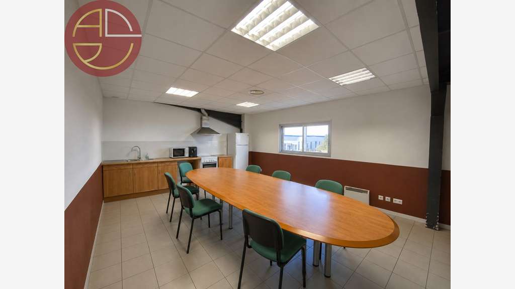 Entrepôt 740m² sur 6700m² terrain à Tournefeuille