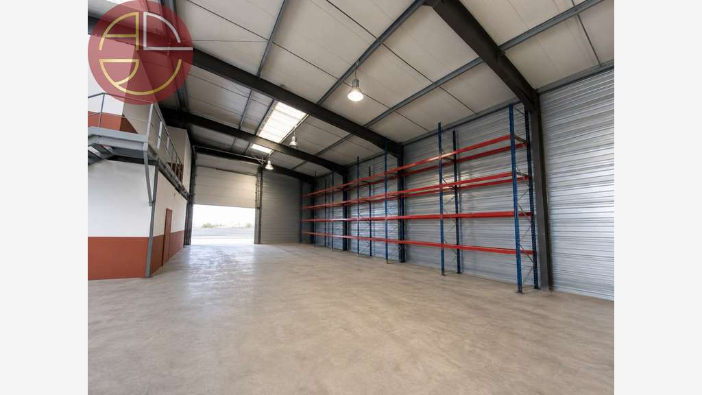 Entrepôt 740m² sur 6700m² terrain à Tournefeuille