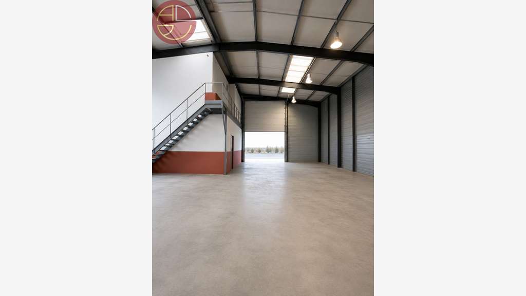 Entrepôt 740m² sur 6700m² terrain à Tournefeuille