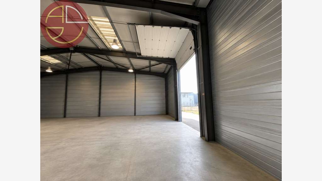 Entrepôt 740m² sur 6700m² terrain à Tournefeuille
