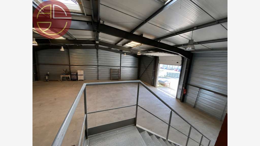 Entrepôt 740m² sur 6700m² terrain à Tournefeuille