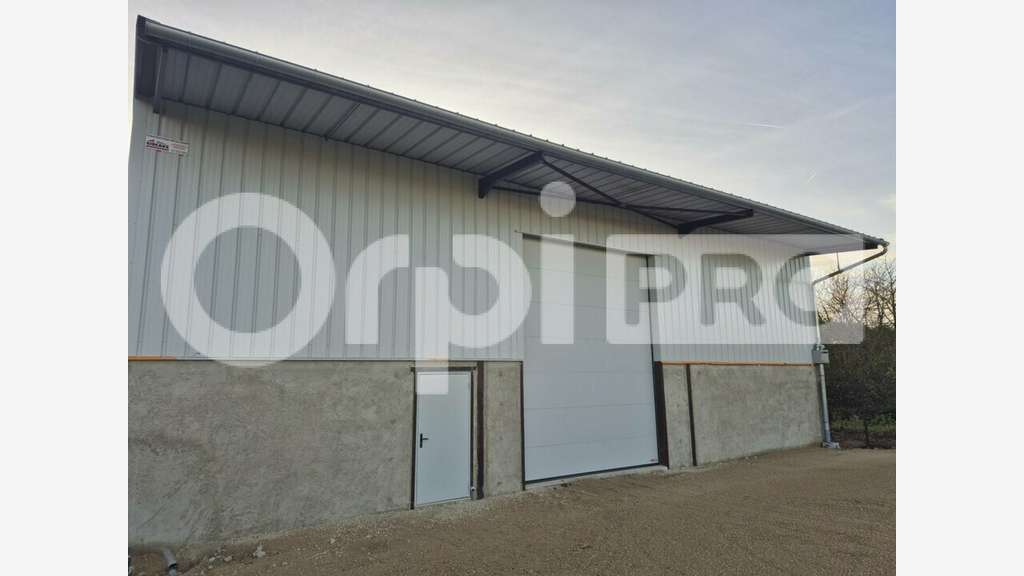 A louer entrepôt 261m² sur 900m² à Tours-sur-Marne