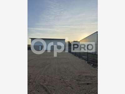 A louer entrepôt 261m² sur 900m² à Tours-sur-Marne