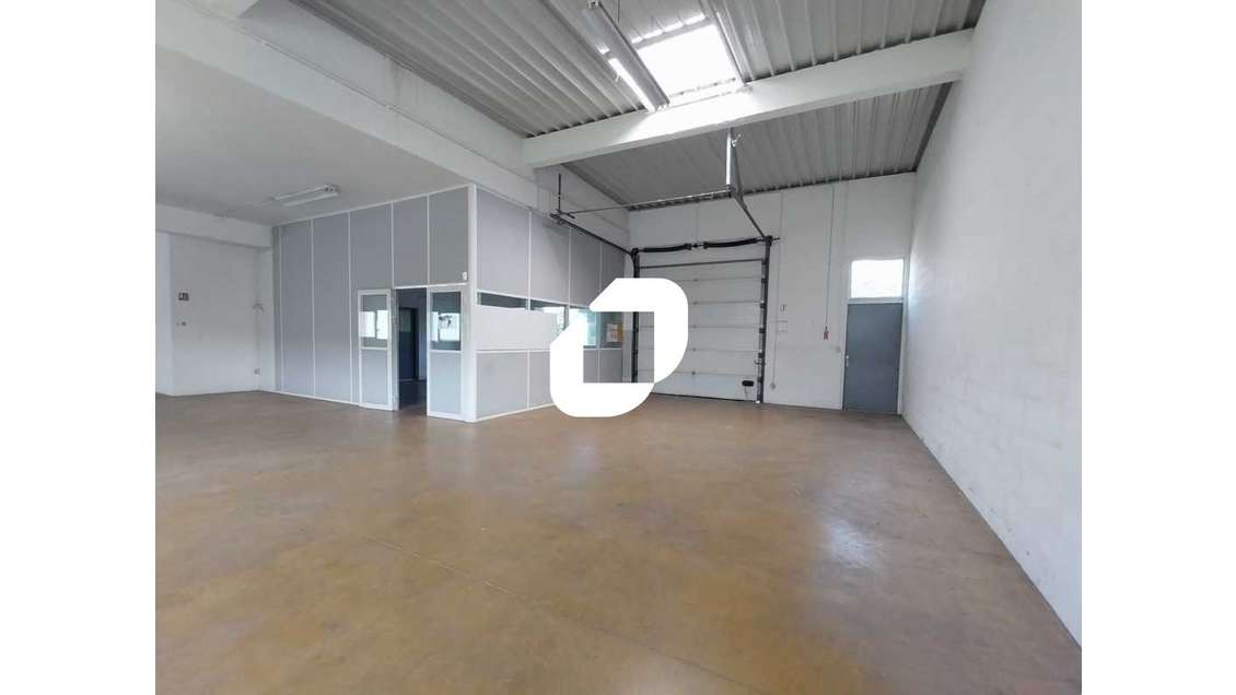 A louer Local d'activité 313m² Trappes