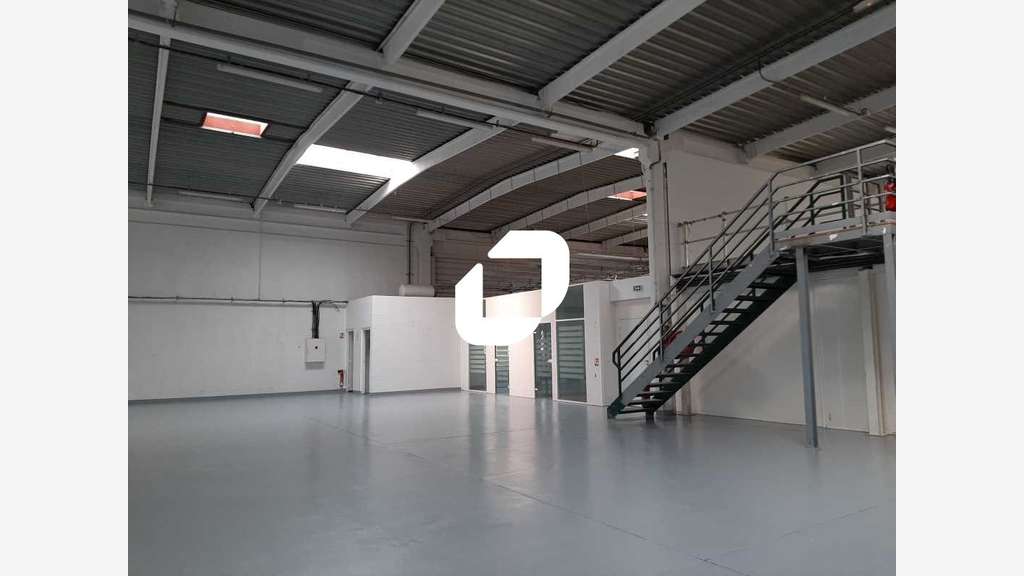 A louer Local d'activité 752m² Trappes