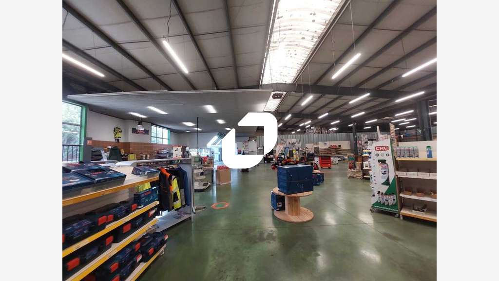 A louer Local d'activité 3120m² Trappes