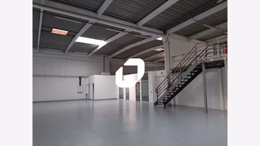 A louer Local d'activité 752m² Trappes