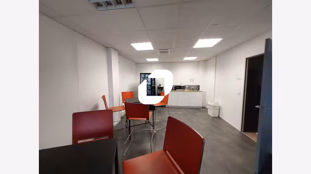 A louer Local d'activité 1724m² Trappes