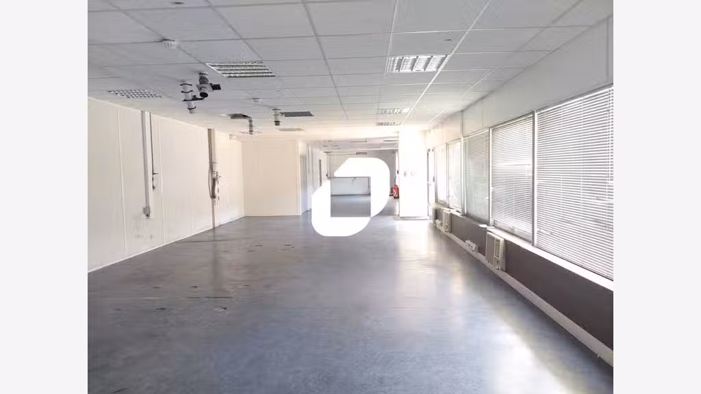 A louer Local d'activité 2027m² Trappes