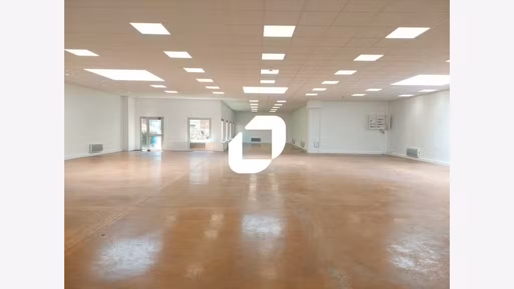 A louer Local d'activité 2027m² Trappes