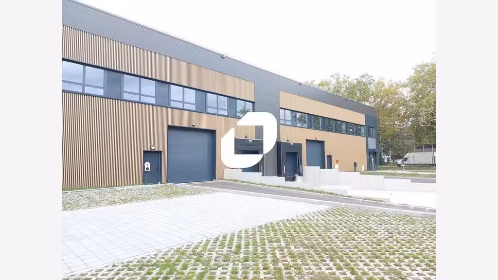 A louer Local d'activité 2220m² Trappes