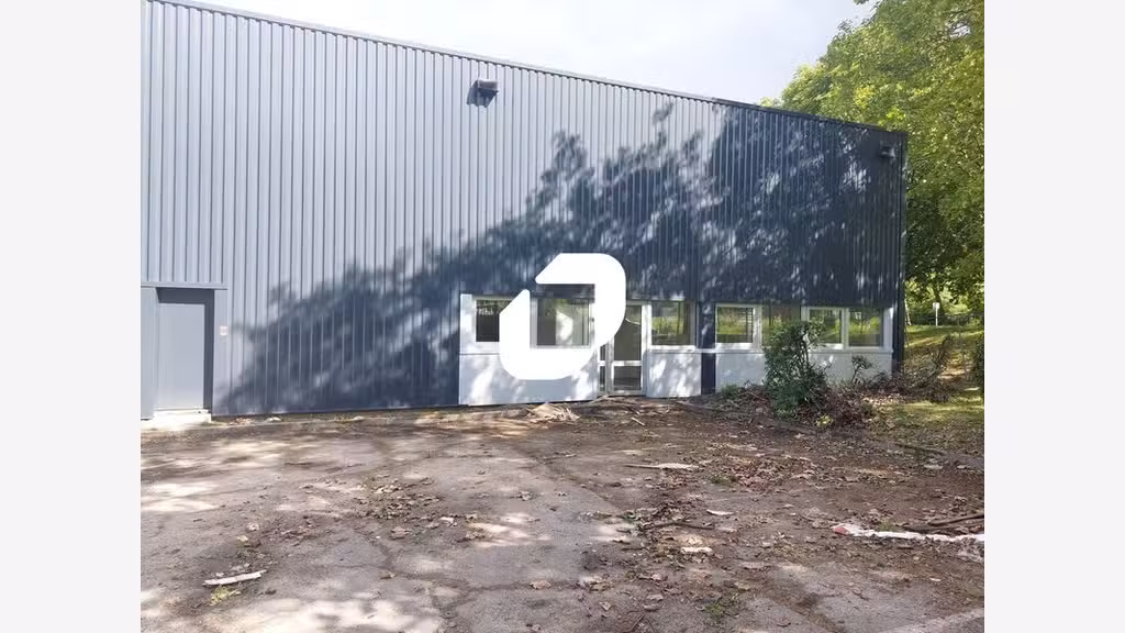A louer Local d'activité 335m² Trappes