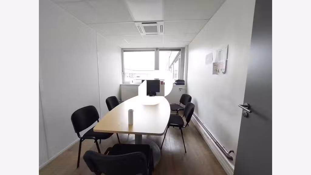 A louer Local d'activité 1724m² Trappes
