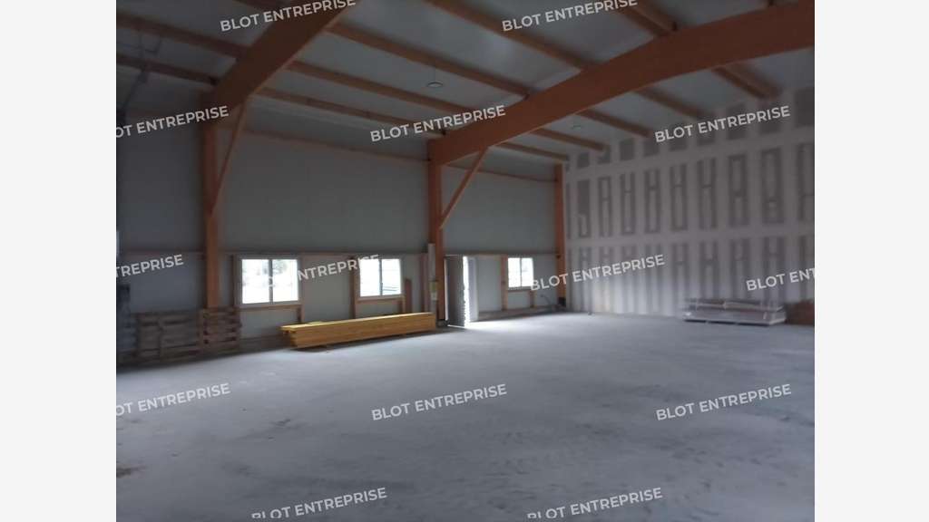 A louer local d'activités neufs 300m² à Trégueux