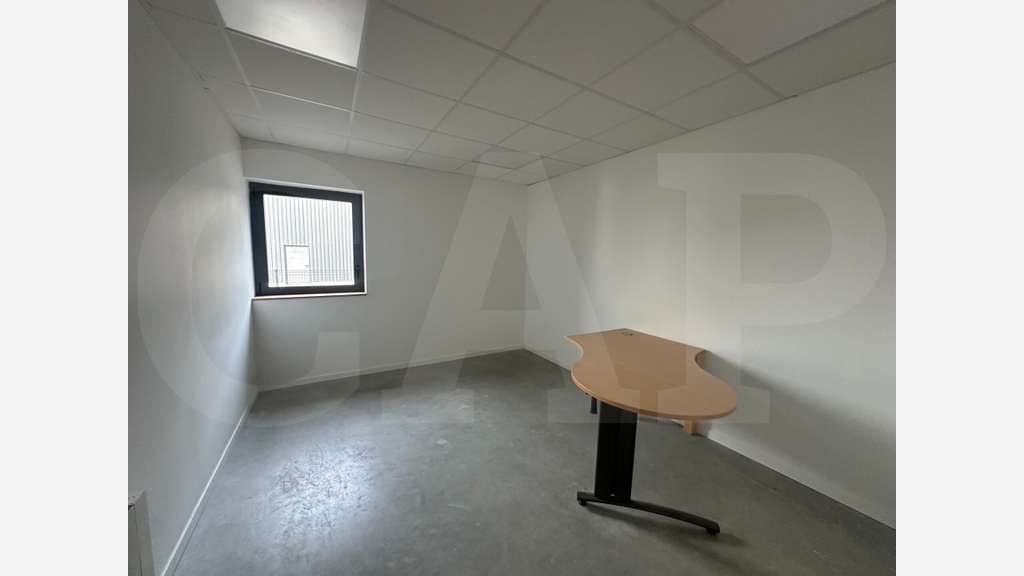 A louer local 135m² zone du Bois Blanc à Trégueux