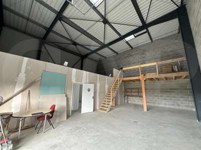A louer local 135m² zone du Bois Blanc à Trégueux