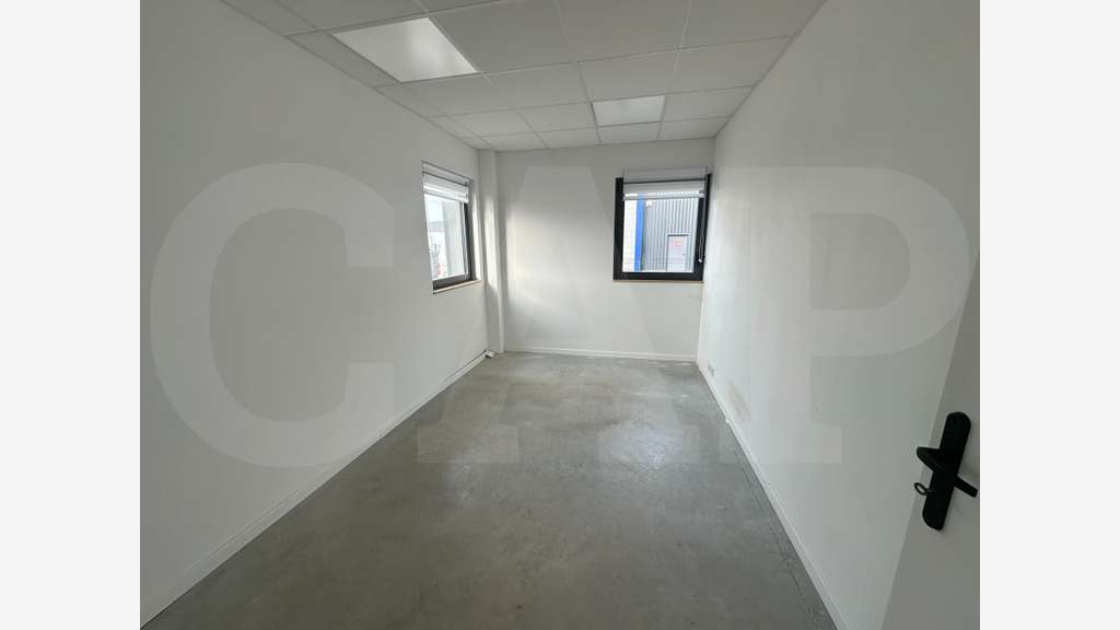 A louer local 135m² zone du Bois Blanc à Trégueux