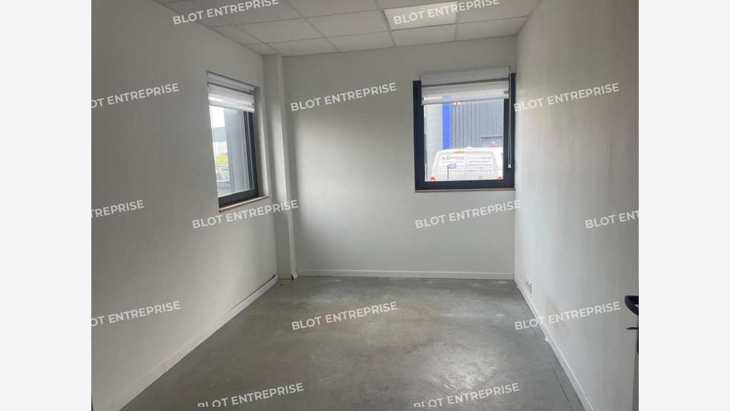 A louer bâtiment d'activités 135m² à Trégueux 