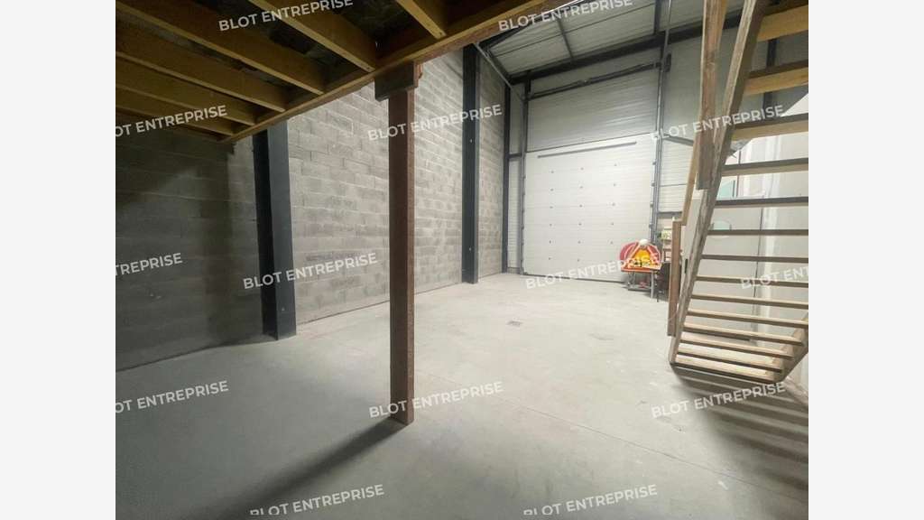 A louer bâtiment d'activités 135m² à Trégueux 