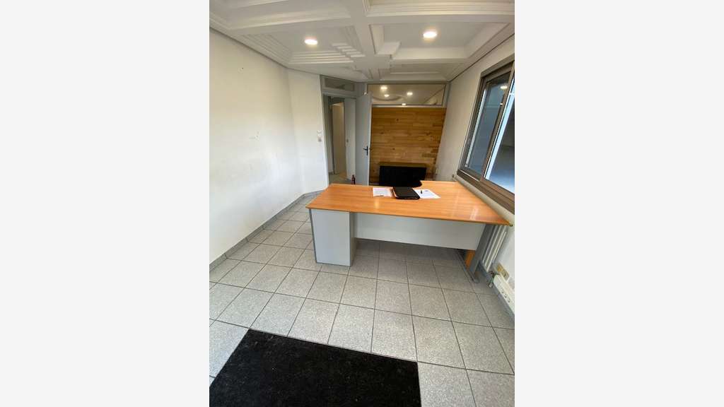 A louer local activité 400m² ZA Nantes Nord