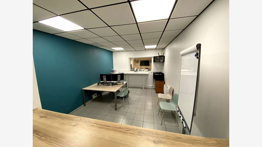 Loue Très Beau local d'activité 350m² Treillières