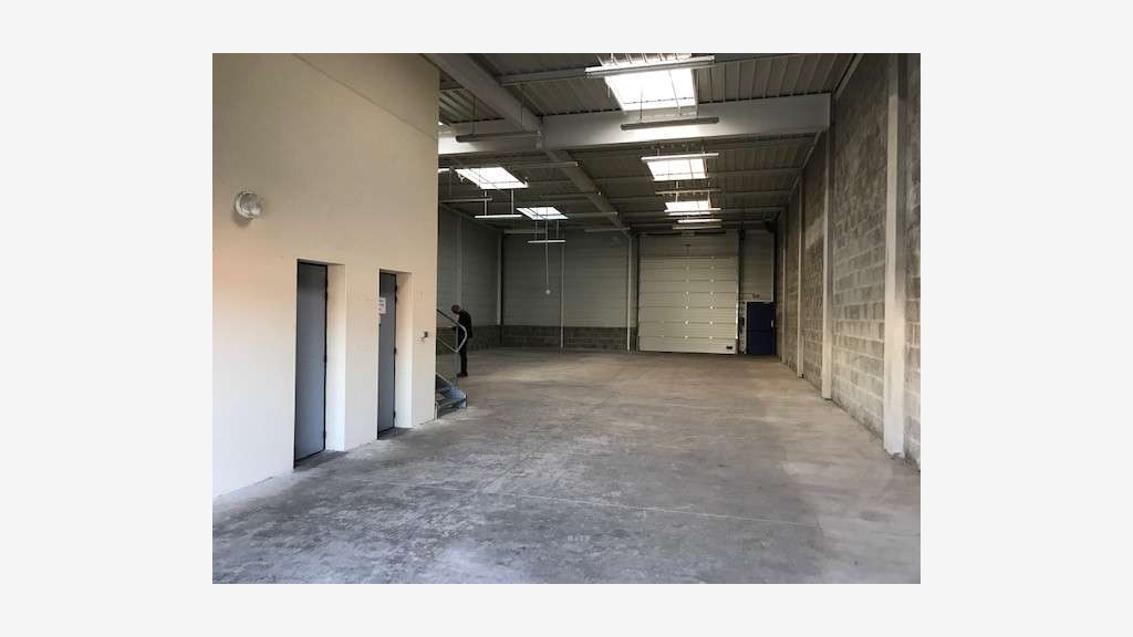 Loue Très Beau local d'activité 350m² Treillières