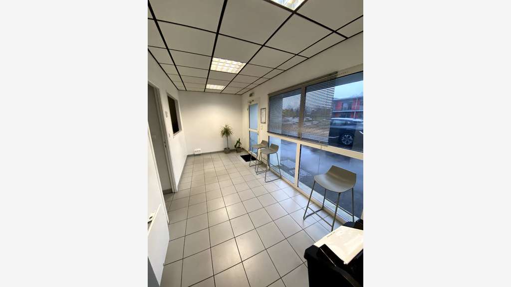 Loue Très Beau local d'activité 350m² Treillières