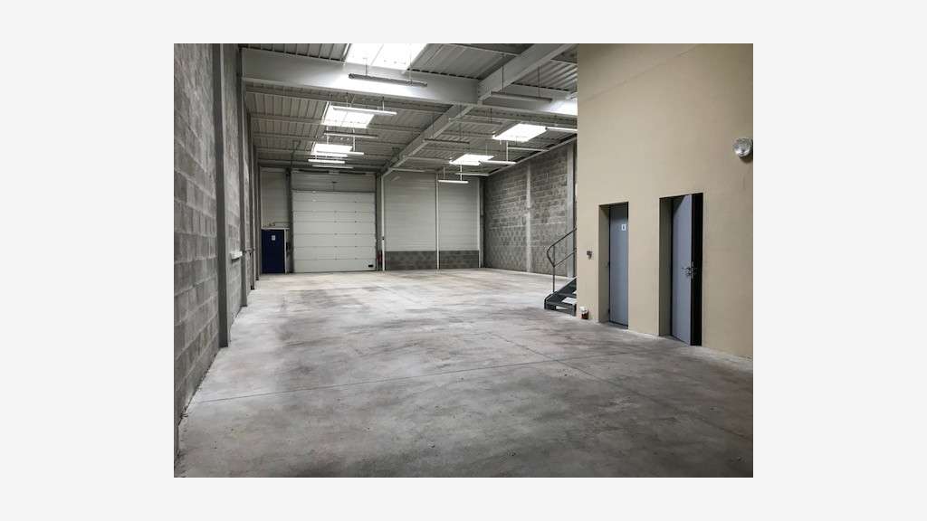 Loue Très Beau local d'activité 350m² Treillières
