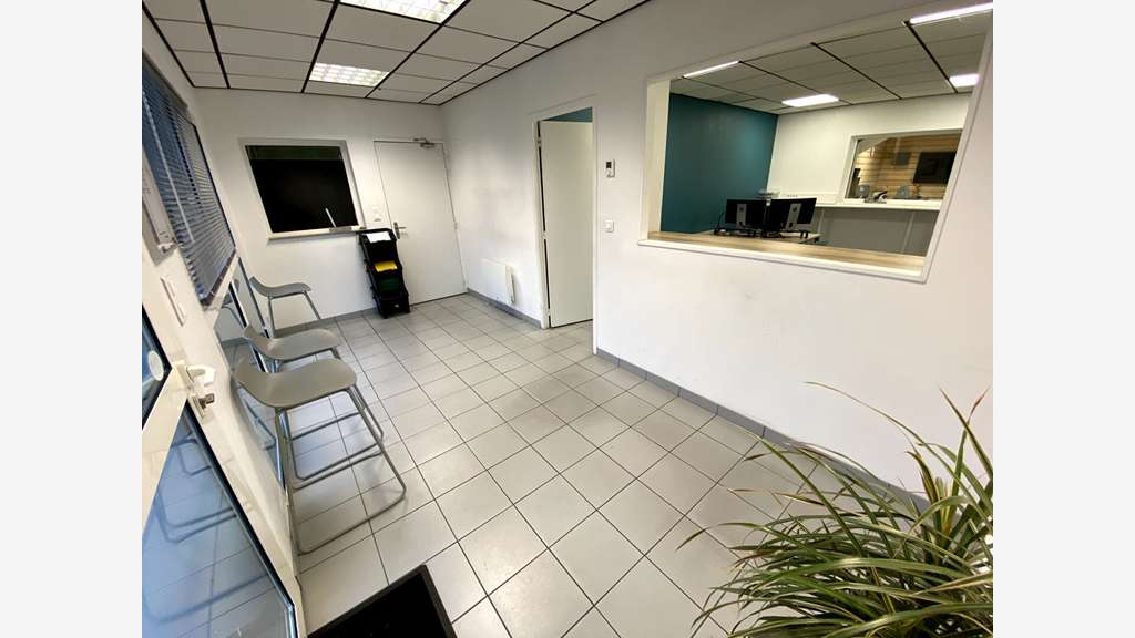 Loue Très Beau local d'activité 350m² Treillières