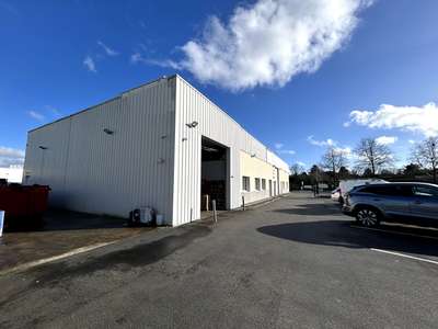 Loue très beau local d'activité 320m² Treillières