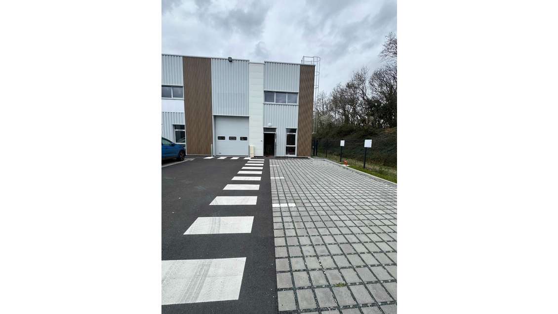 A louer local neuf 187m² Treillières Zone de Ragon